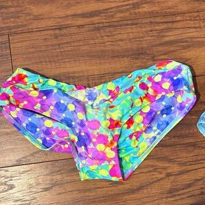 Colorful Vekker Pole Bottoms